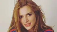 Foto Bella Thorne dengan gaya kasual bikin kecantikannya tambah memancar ya! (instagram/bellathorne)