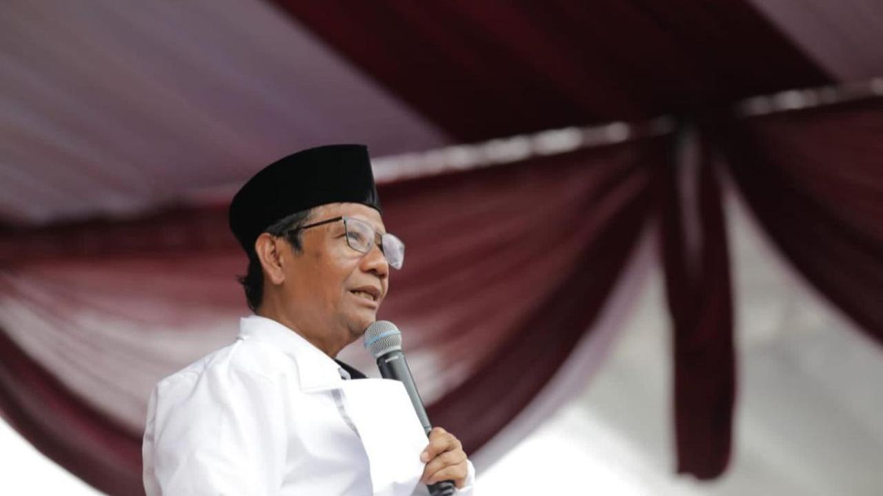 Menurut Mahfud, KPU maupun Bawaslu tidak bisa dilakukan angket.<br>