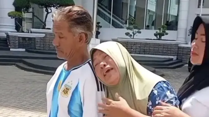 Kisah Sedih di Balik Suami Istri Menangis Histeris dan Bersujud di Kantor Bobby Nasution