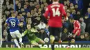 Dalam pertandingan ini, Pickford kebobolan dua kali oleh Anthony dan juga Cristiano Ronaldo. (AP Photo/Jon Super)