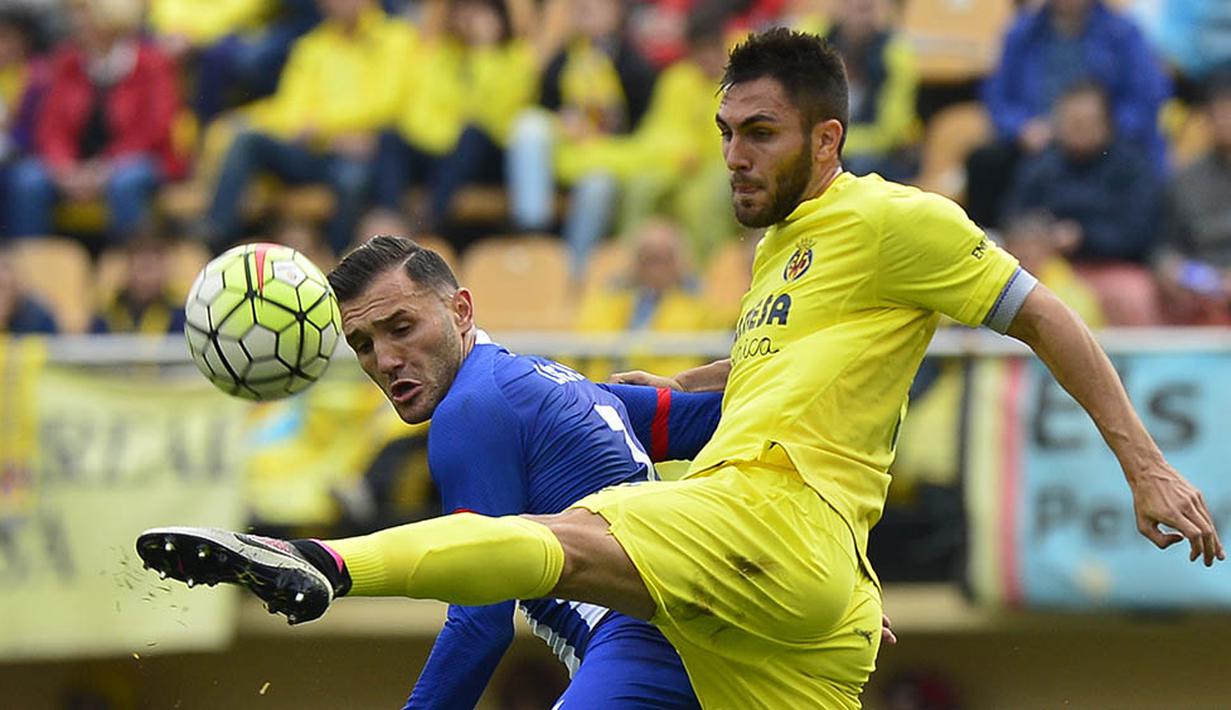 Musim ini Lucas Perez mencatatkan angka akurasi tendangan yang baik mencapai 58 persen, dengan rincian 45 tembakan mencapai target gawang dan 35 shot gagal. (AFP/Jose Jordan)