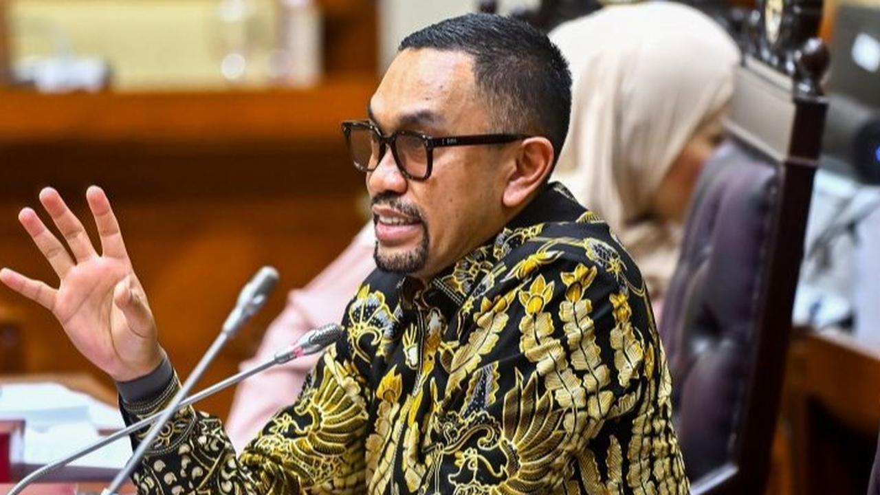 Sahroni Desak Polisi Telusuri Anggota Grup Penyimpang di Medsos