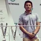 Rio mendapat kehormatan dalam rangkaian agenda Formula One Management (FOM) untuk memberikan  trofi podium juara GP3. (Instagram)