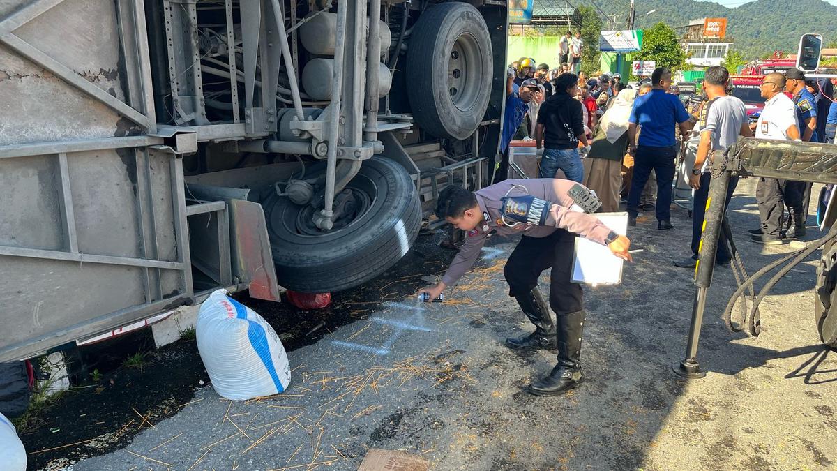 Bus ALS Kecelakaan di Padang Panjang Sumbar, Pihak PO Perkirakan Bukan Karena Rem Blong