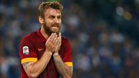 Daniele de Rossi dua kali juara Coppa Italia bersama AS Roma dan juara Piala Dunia 2006, tapi berlum pernah juara Serie A. (Reuters)