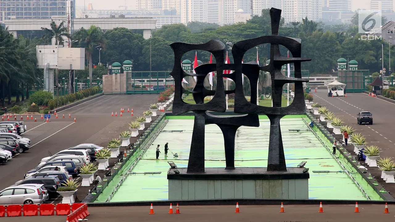 Bersih-Bersih dan Perawatan Rutin Gedung Parlemen