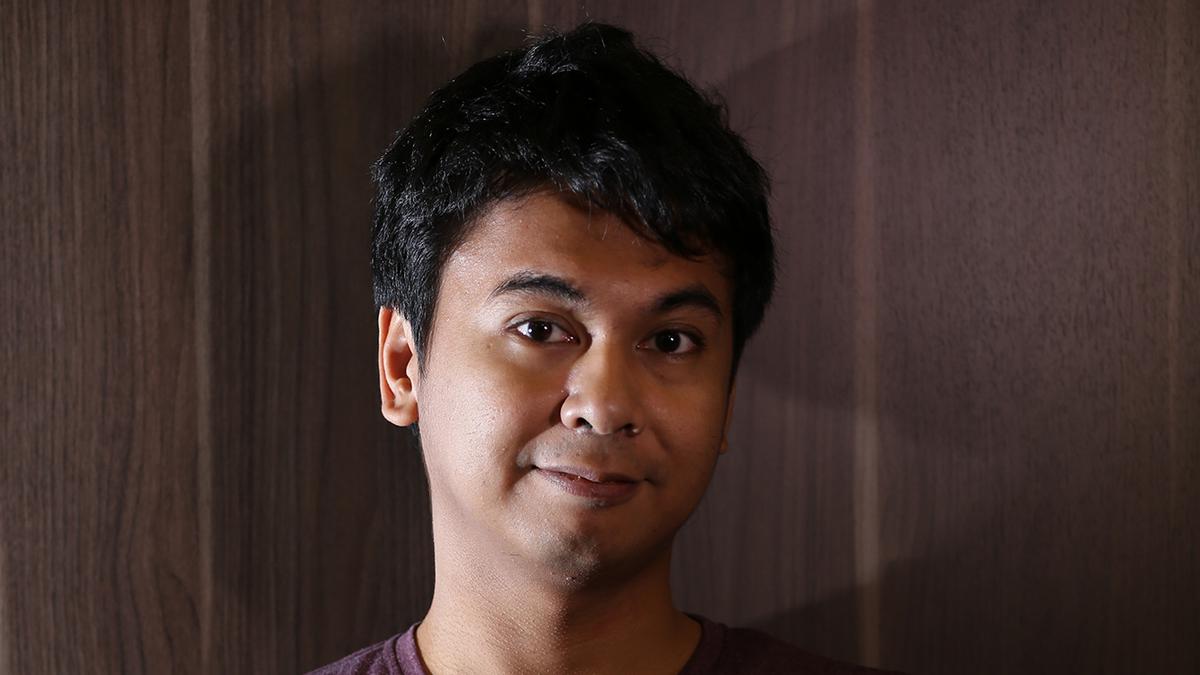 Raditya Dika Ajak Penggemar Nonton Stand Up Comedy Academy