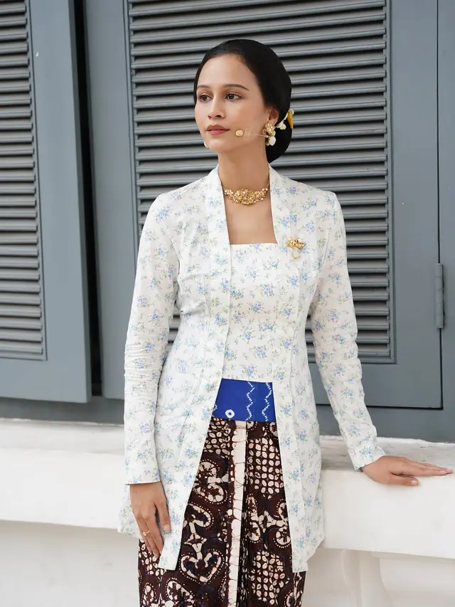 6 Artis Pakai Kebaya Kutubaru di Hari Kartini 2025, Wujud Cinta Budaya Era Modern