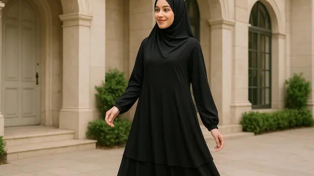 Inspirasi Dress Hitam Berlayer yang Bikin Penampilan Makin Anggun dan Elegan