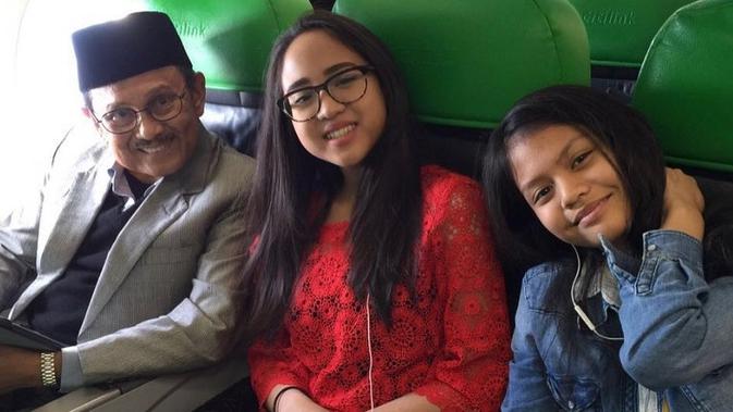 Potret Farrah Azizah Bareng Sang Kakek BJ Habibie (sumber: instagram/@farrahhab)