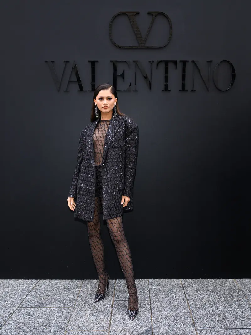 Unboxing Koleksi Valentino di Paris Fashion Week yang Bertabur Bintang, Mulai dari Zendaya, Naomi Campbell, hingga Brooklyn Beckham