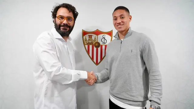 Mateo Mejia dilepas MU ke Sevilla