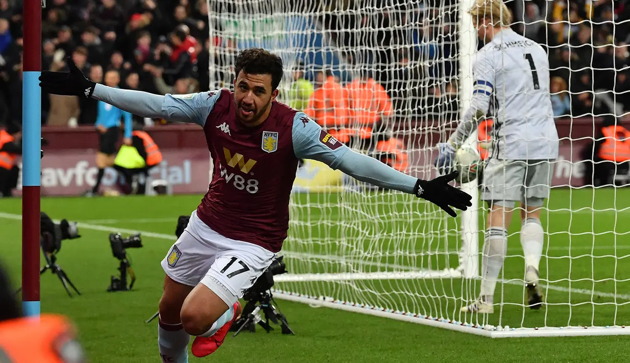 3. Mahmoud Ahmed Ibrahim Hassan alias Trezeguet. Gelandang yang didatangkan Aston Villa dari klub Turki Kasimpasa pada awal musim 2019/2020 ini telah mencetak 7 gol dalam 56 penampilannya bersama The Villans hingga saat ini. (AFP/Paul Ellis)