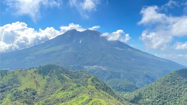 Gunung Mongkrang di Karanganyar Jawa Tengah @widhlw
