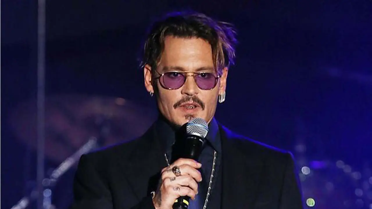 [Bintang] Johnny Depp dan Amber Heard