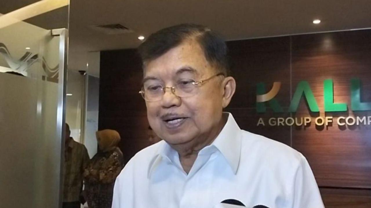 Wapres ke-10 dan 12, Jusuf Kalla (JK) mempertanyakan KPU terkait penghapusan perolehan suara Pemilu 2024 di sirekap tersebut.