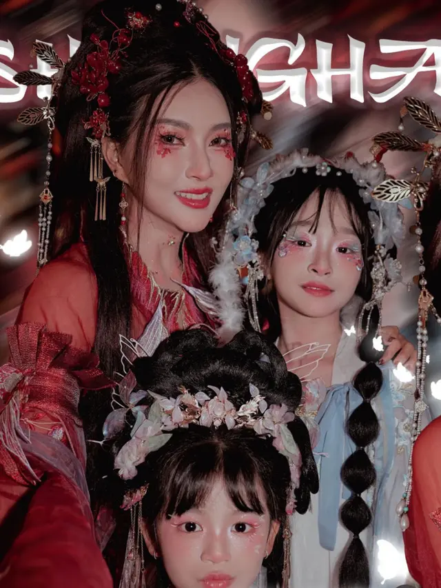 Sarwendah mengenakan baju tradisional China saat liburan ke Shanghai. [@sarwendah29]