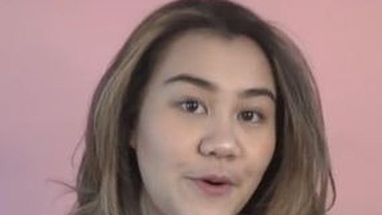 Saat itu, Aaliyah Massaid masih berstatus jomblo, namun ia mengaku sangat menikmati masa lajangnya bersama teman-teman.<br><br>