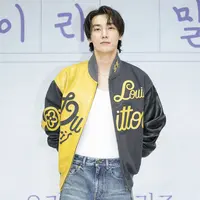 Kim Young Kwang dalam konferensi pers serial Call It Love, Selasa (21/2/2023). (Foto: Disney)