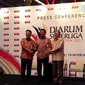 Ketua Umum PP PBSI Wiranto didampingi Direktur Djarum Superliga Badminton Achmad Budiharto (kiri) dan Direktur PT Djarum Yan Haryadi Susanto dalam jumpa pers Djarum Superliga Badminton 2017 di Hotel Indonesia Kempinski, Jakarta, Rabu (11/1/2017).