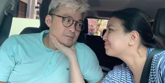 Situasi pandemi seperti sekarang ini membuat banyak orang merindukan kegiatan favoritnya. Seperti Tya Ariestya, yang menjadi salah satu orang harus menghabiskan waktunya di rumah saja selama dua bulan belakangan ini. (Instagram/tya_ariestya)