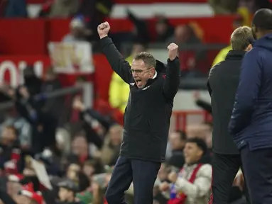 Ralf Rangnick melakukan debutnya dengan manis ketika Manchester United menjamu Crystal Palace. Setan Merah berhasil menang tipis 1-0 berkat gol Fred di menit ke-77. (AP Photo/Jon Super)