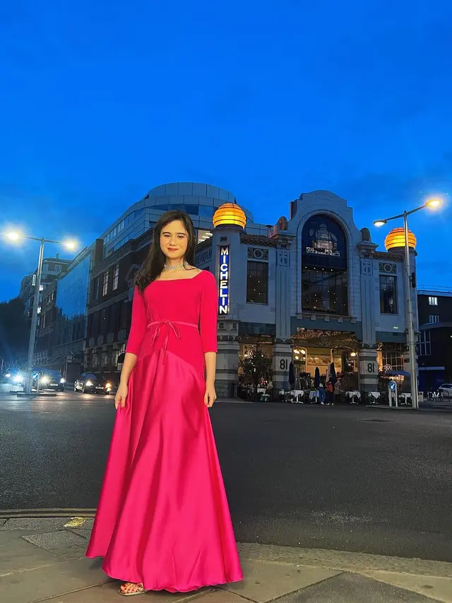 6 Potret Tissa Biani dan Dul Jaelani dalam Acara Henna Night di London