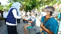 Banyuwangi Salurkan 3.000 Bansos Beras ke Warga Tak Terdaftar DTKS/ (Foto:Dok.Pemkab Banyuwangi)