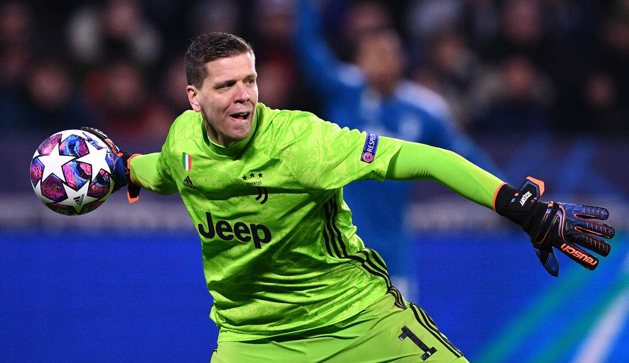 Wojciech Szczesny mampu tampil gemilang pada musim ini di bawah mistar Juventus. Kiper berusia 31 tahun tersebut tercatat telah mencetak 13 clean sheet dalam 30 penampilannya. Saat ini, Szczesny dibanderol dengan harga 15 juta euro. (AFP/Franck Fife)