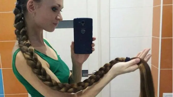 Setelah 13 Tahun, Panjang Rambut Cewek Ini Kayak Rapunzel!