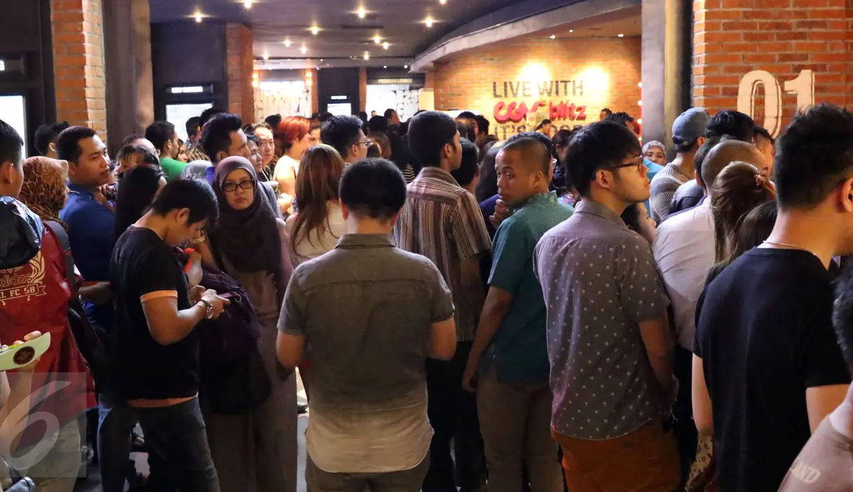 Para Cinemaholic saat bersiap untuk nobar di studio Blitz Megaplex, Jakarta, Sabtu (8/8/2015). Cinemaholic bersama Liputan6.com gelar nonton bareng Mision Impossible Rogue Nation (Liputan6.com/Helmi Afandi)