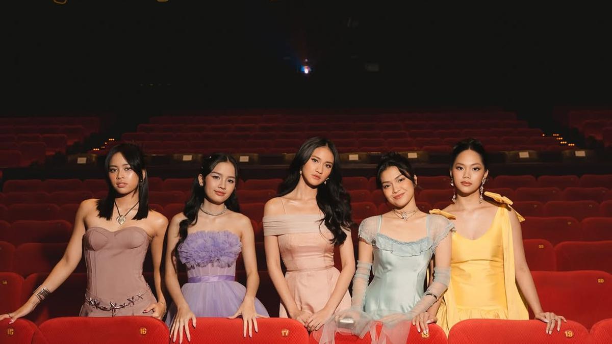 Geng Cinta is Comeback! Anggun Bergaun Pastel di Premiere Rangga &amp; Cinta yang Bangkitkan Nostalgia 2000an di Era Modern