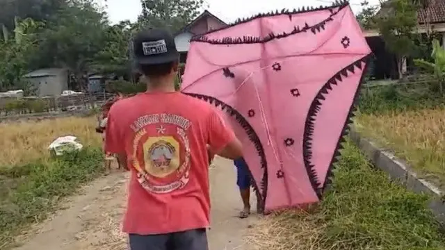 7 Potret Layang-Layang Unik Cuma Bisa Kamu Temukan di Indonesia