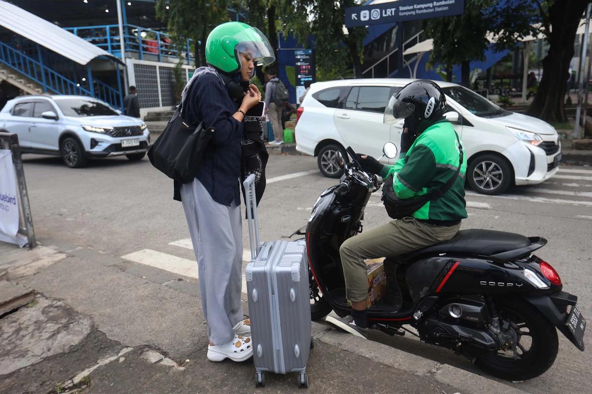 FOTO: Lonjakan Arus Balik Pemudik  di Terminal Kampung Rambutan