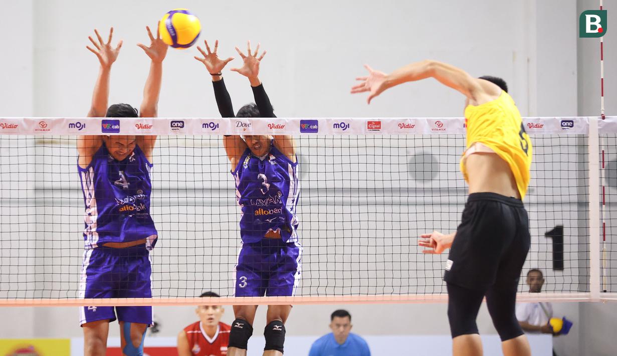 Tim voli Indonesia, yang diwakili oleh Jakarta LavAni Allo Bank, berhasil meraih kemenangan telak atas Vietnam pada laga kedua SEA VLeague 2023. (Bola.com/Abdul Aziz)