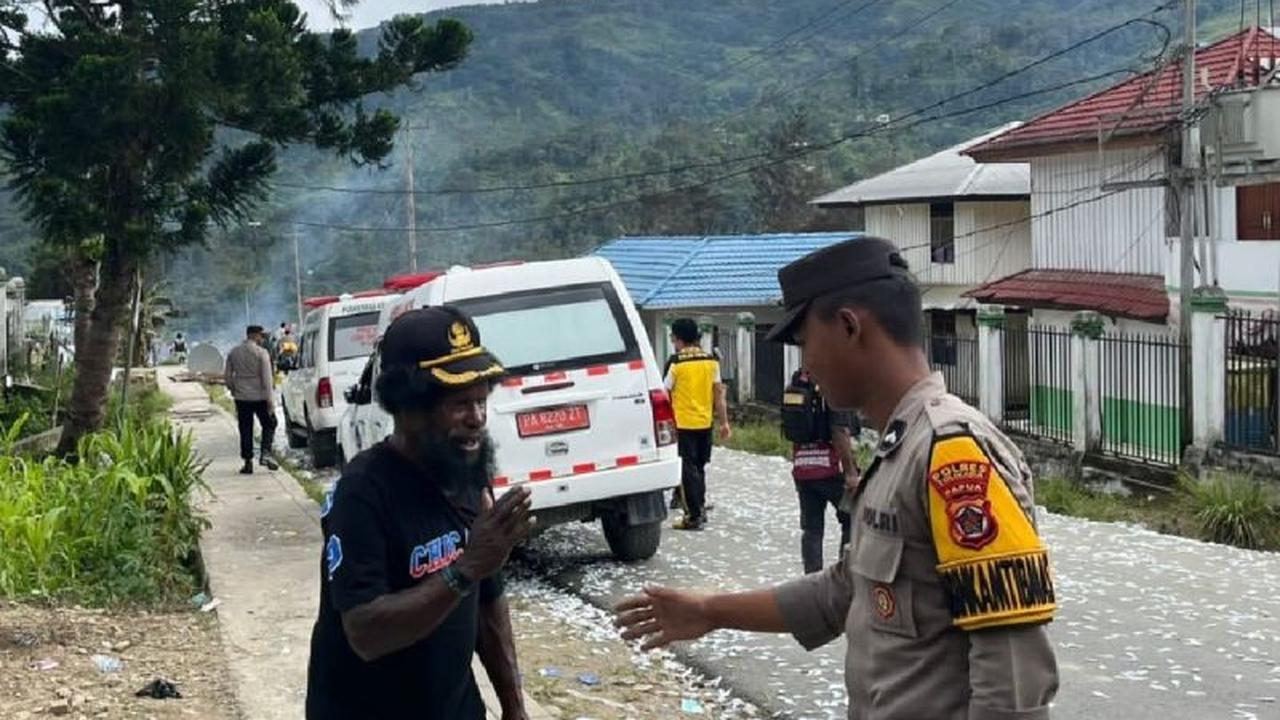 Patroli Humanis Polres Tolikara Tingkatkan Rasa Aman dan Kondusif di Wilayah Hukumnya