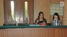 Pengacara sekaligus adik Basuki Tjahaja Purnama, Fifi Lety Indra menghadiri sidang perceraian Ahok di Pengadilan Negeri Jakarta Utara, Rabu (31/1). Sidang perdana beragenda mediasi ini tidak dihadiri Ahok maupun Veronica Tan (Liputan6.com/Herman Zakharia)