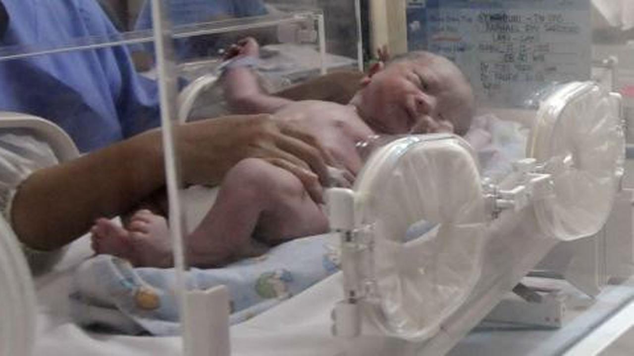 Bayi perempuan lahir 12-12-12-12-12 secara normal di Padang