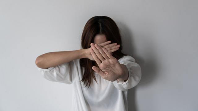 Banyak Korban Pelecehan Seksual Pilih Diam, Ini Penjelasan Psikolog