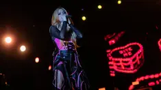 Penyanyi sekaligus penulis lagu asal Kanada, Avril Lavigne tampil dalam festival musik Rock in Rio di Rio de Janeiro, Brasil, 9 September 2022. Penampilan Avril Lavigne di Rock in Rio menuai banyak keluhan. (AP Photo/Bruna Prado)