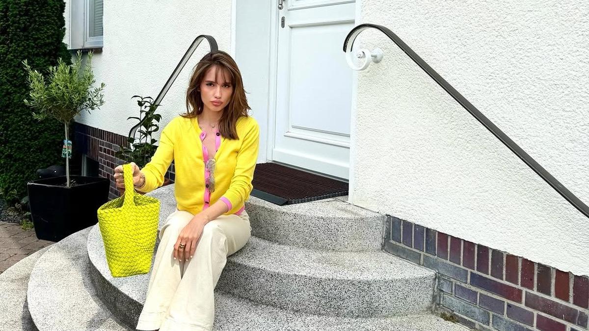 6 Outfit Liburan ala Cinta Laura, Tampil Fresh dan Super Fashionable