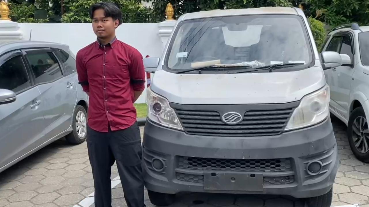 Bikin Kaget, Temuan Penggugat Jokowi Datangi Pabrik Esemka di Boyolali