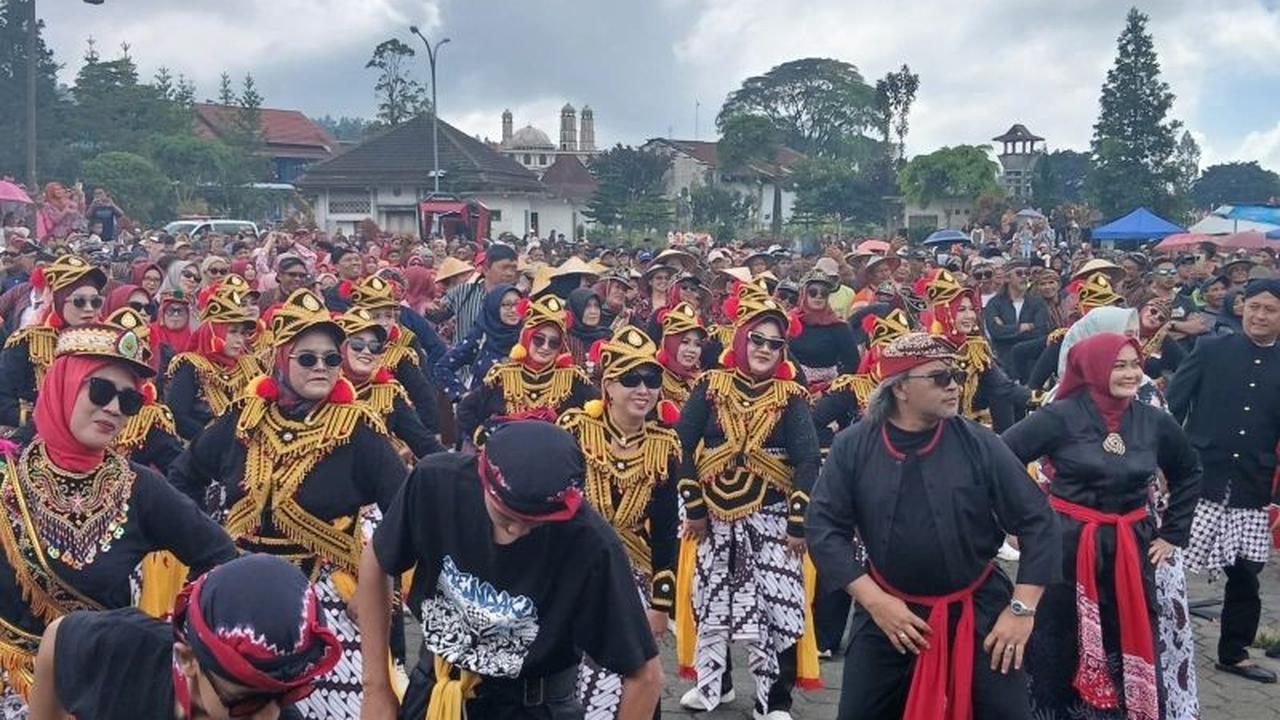 Ribuan Penari Bangilun Temanggung Meriahkan Nyadran Bhumi Phala di Kledung