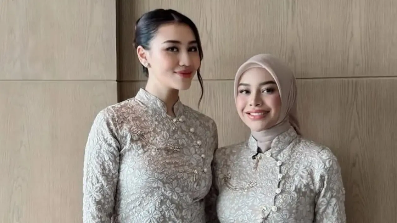Aurel Hermansyah dan Aaliyah Massaid saat kondangan bareng. [@aaliyah.massaid]