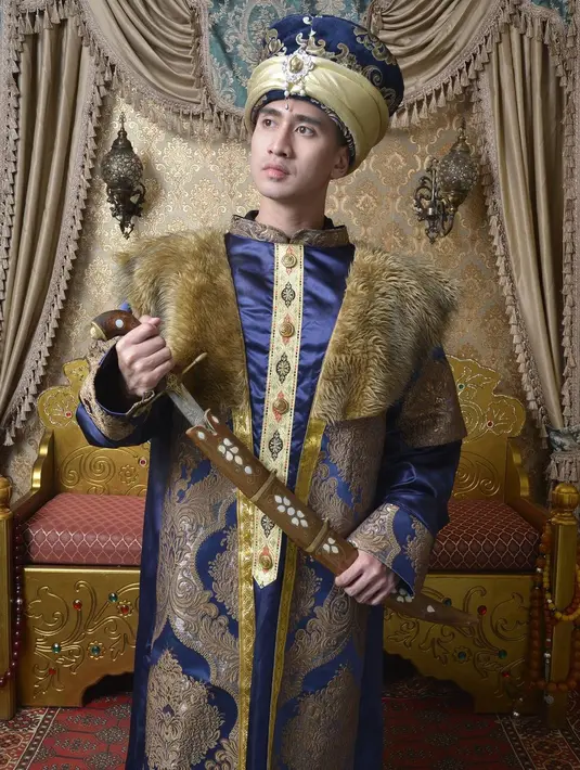 Verell Bramasta menamai dirinya sendiri Admiral General Verrelldeen. Warganet menilai Verrel cocok berdamping dengan Princess Jasmine. "Kurang putri jasmine.. ini aladin kan?" kata netizen. (Foto: Instagram/ bramastavrl)