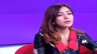 Sebelum menggugat cerai, Bella Shofie ternyata terlebih dulu ditalak oleh Suryono. Saat Dear Haters, Bella bercerita beberapa kejadian yang terjadi hingga akhirnya ia menggugat cerai.