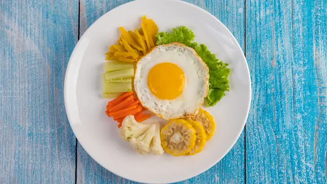 Tips Mengatur Porsi Makan agar Tetap Fit di Usia 30-an - 3