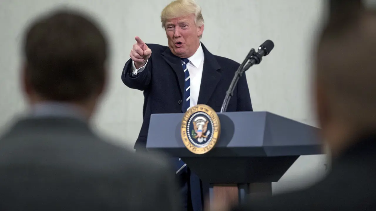 Presiden Donald Trump ketika menyambangi markas besar CIA