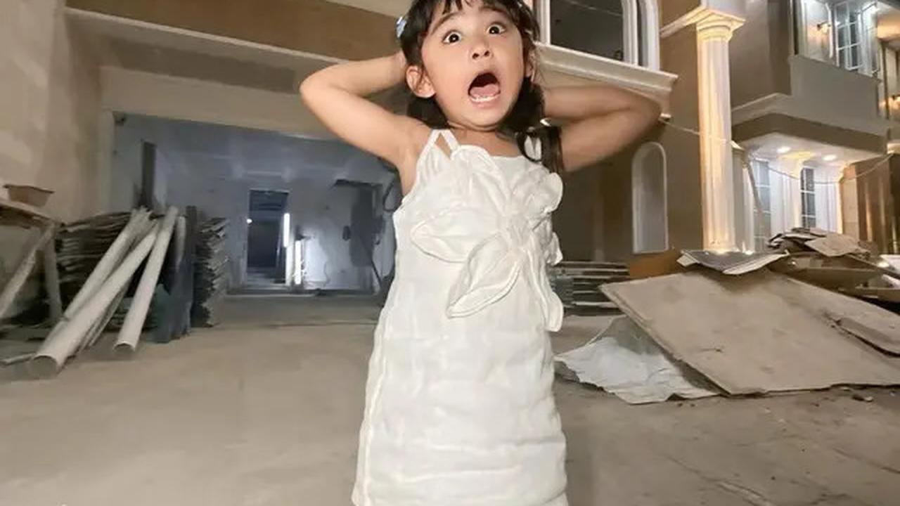 Tingkah Lucu Moana Anak Ria Ricis Sidak Rumah Baru, Hampir Jadi Bagian Depan Mewah Banget