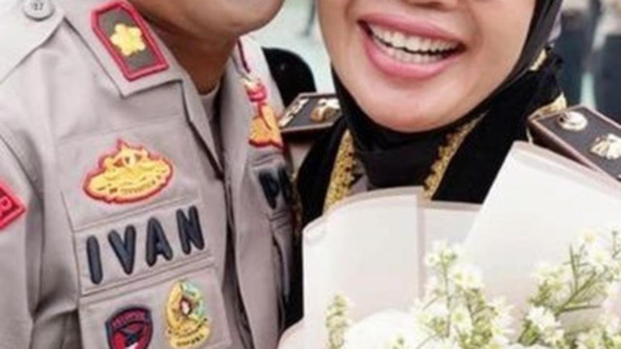 Sama-Sama Perwira, Momen Manis Kompol Ivan Hadiri Kenaikan Pangkat Sang Istri, Ada Jenderal Polisi
